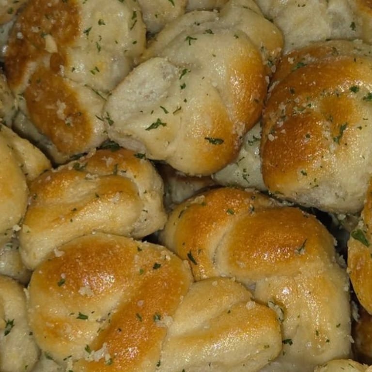 Delicious Garlic Knots